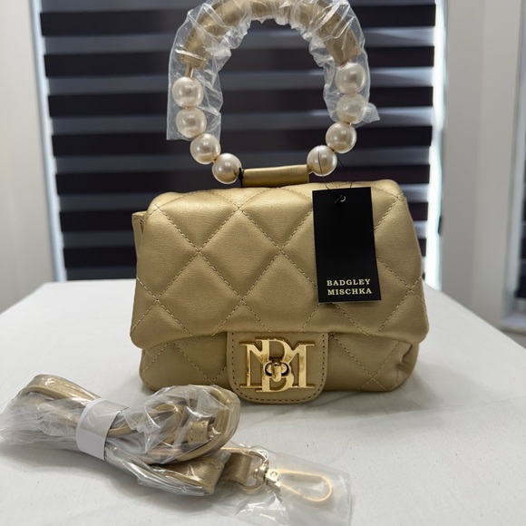 Badgley Mischka Handbags - Badgley Mischka Gold Quilted Handbag